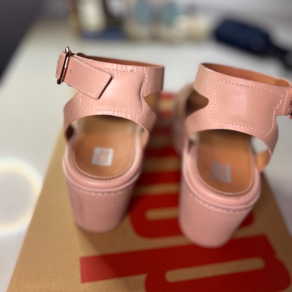 PILAR CROSSOVER LEATHER ANKLE-STRAP PLATFORMS SANDALS - Picture 5 of 13